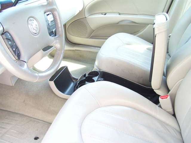 Buick Lucerne 2011 photo 24